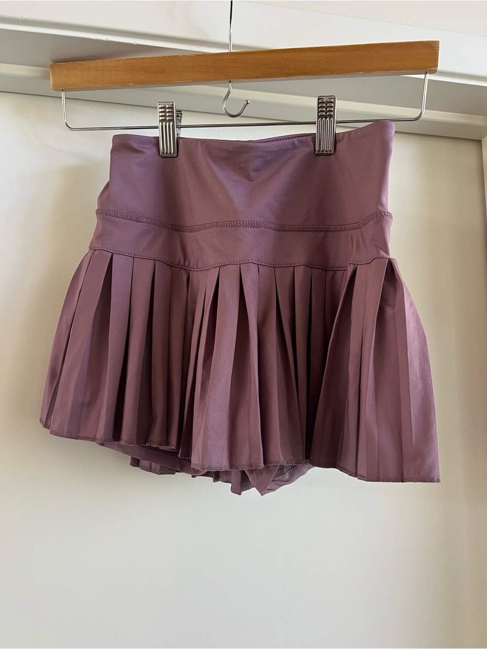 Pleated Mauve Women’s Skirted Short